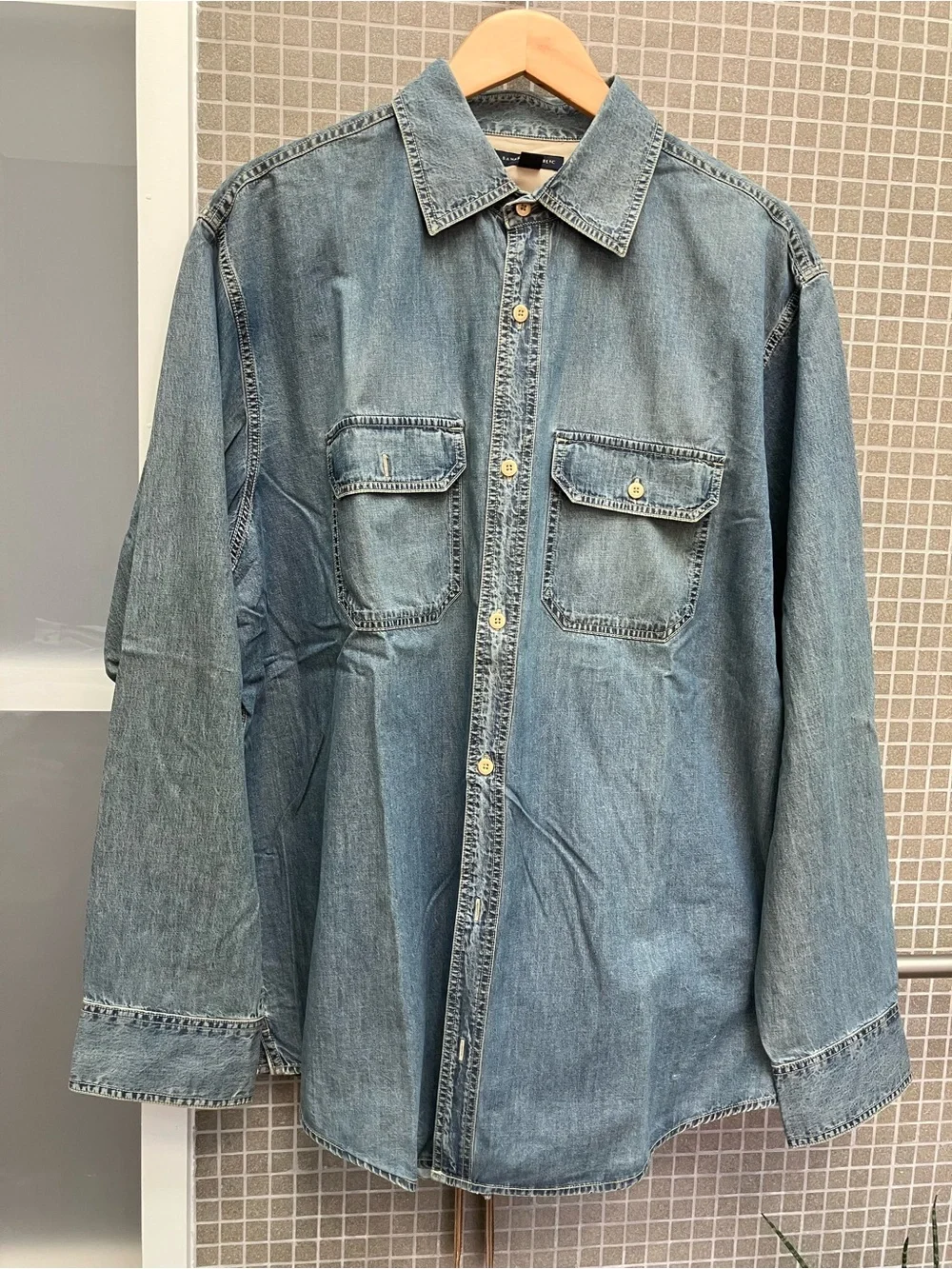 Banana Republic Light Blue Denim Button-Down Shirt with Chest Pockets